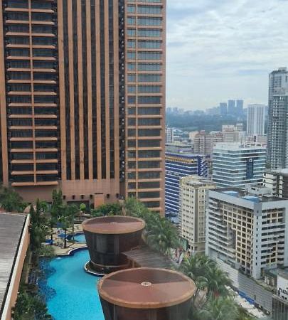 Raymond Suites At Berjaya Times Square Куала Лумпур Екстериор снимка