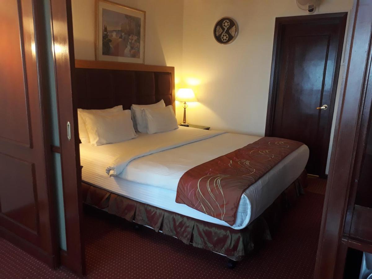 Raymond Suites At Berjaya Times Square Куала Лумпур Екстериор снимка