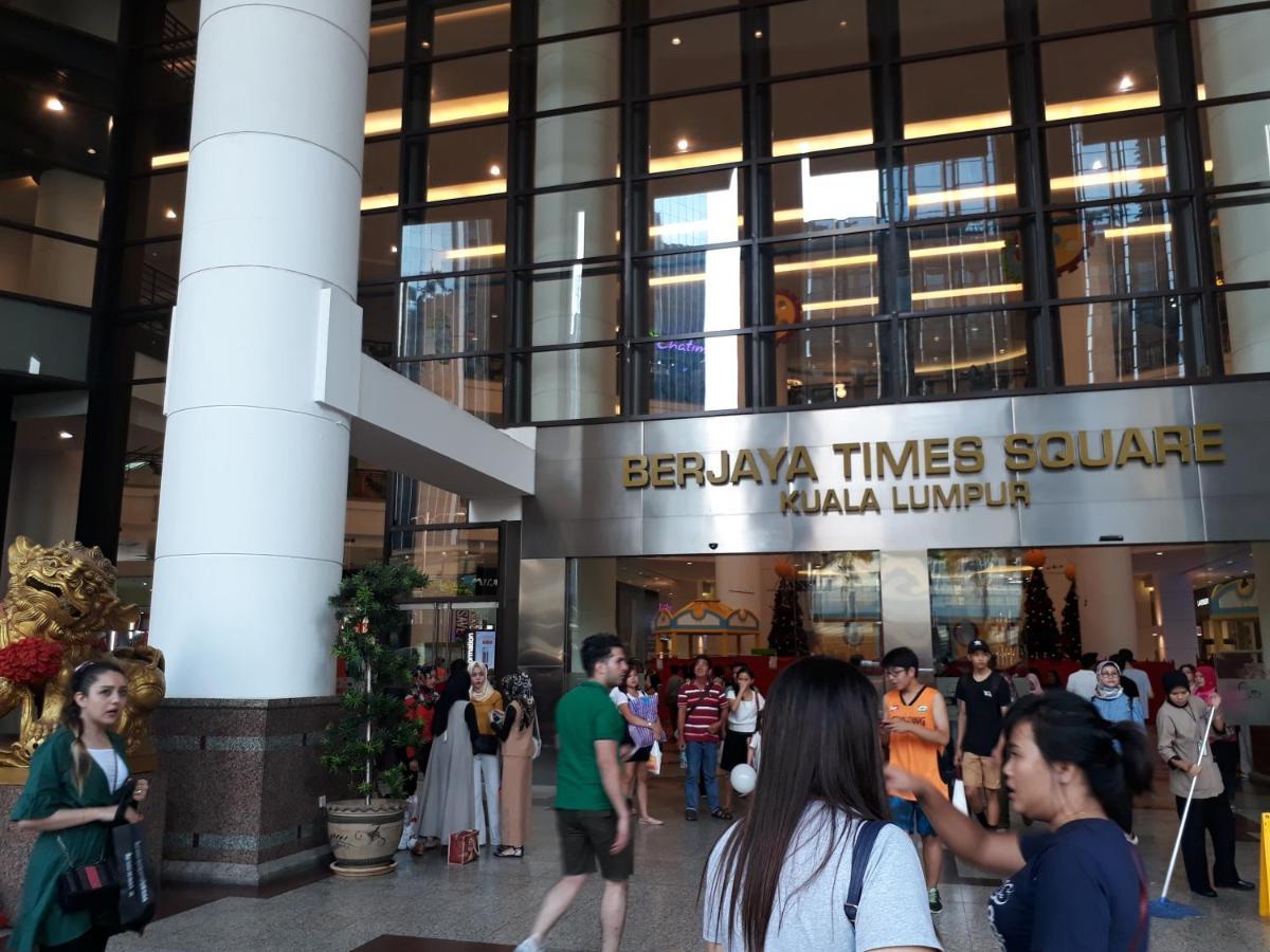 Raymond Suites At Berjaya Times Square Куала Лумпур Екстериор снимка