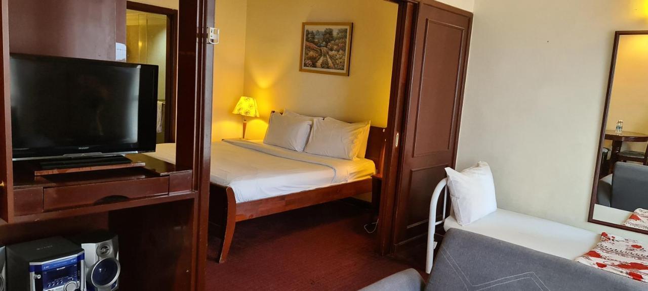Raymond Suites At Berjaya Times Square Куала Лумпур Екстериор снимка