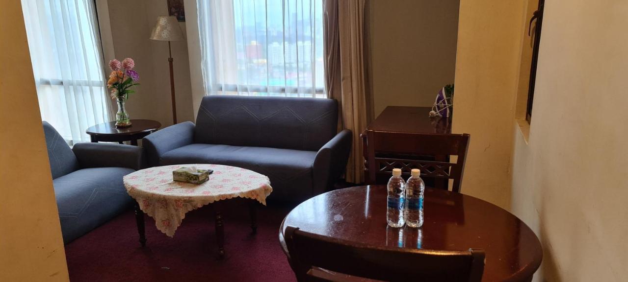 Raymond Suites At Berjaya Times Square Куала Лумпур Екстериор снимка