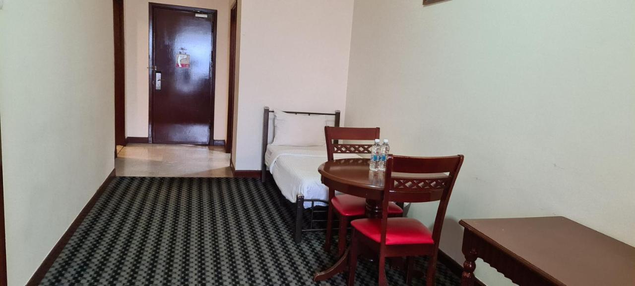 Raymond Suites At Berjaya Times Square Куала Лумпур Екстериор снимка